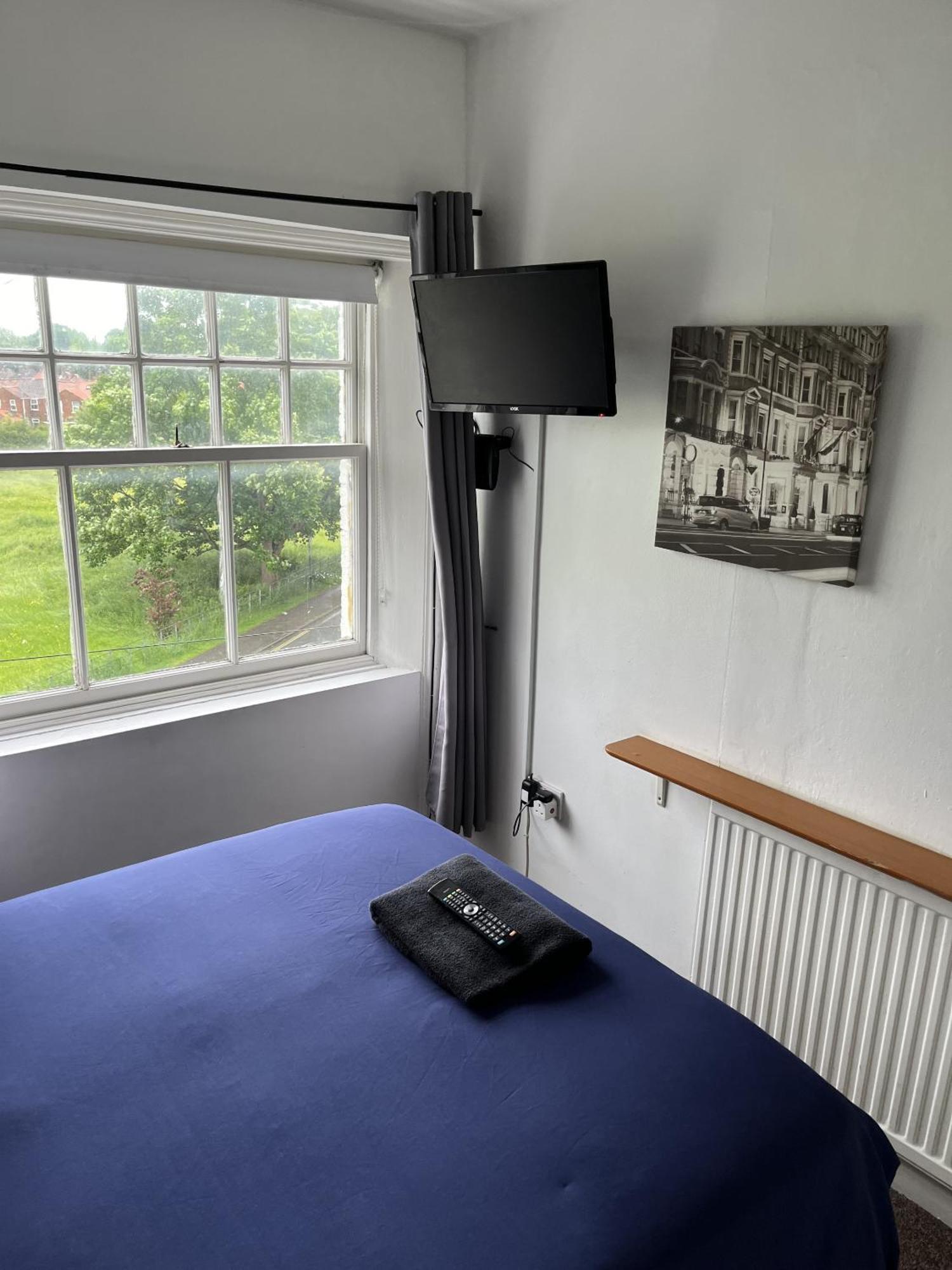 Beverley Budget Inn Room photo