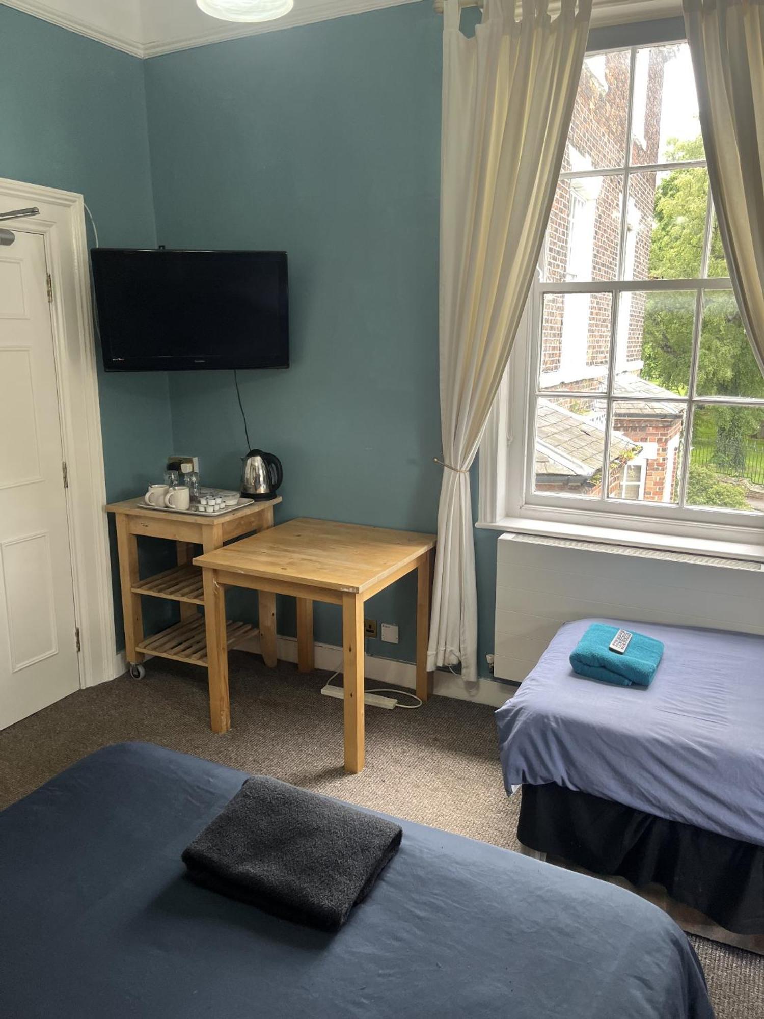 Beverley Budget Inn Room photo